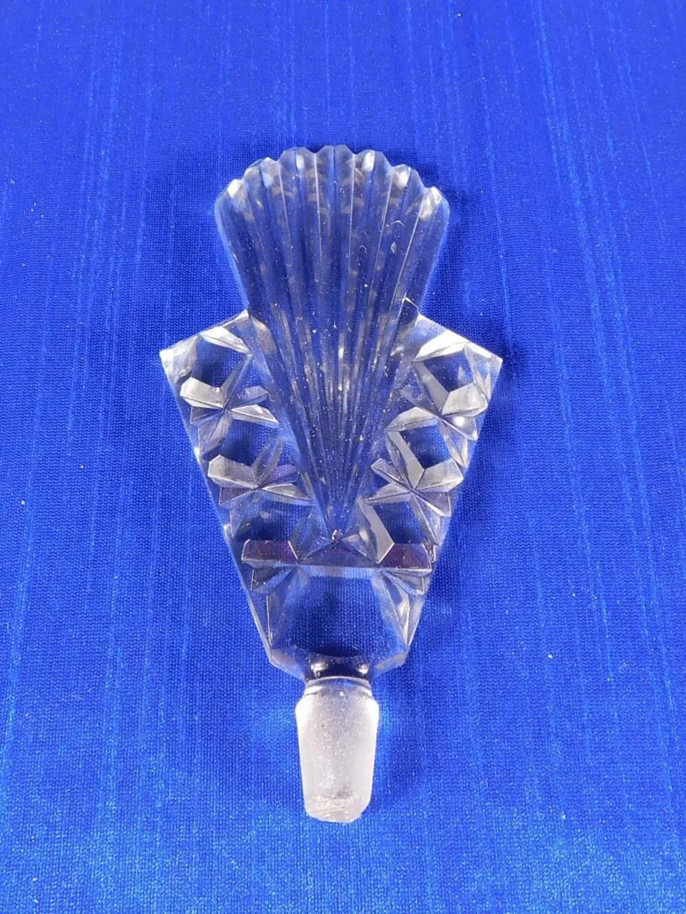 Clear Glass Fan Shaped Stopper